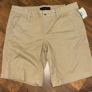 NWT Aeropostale Bermuda shirts size 2 with 9” inseam. Khaki in color.